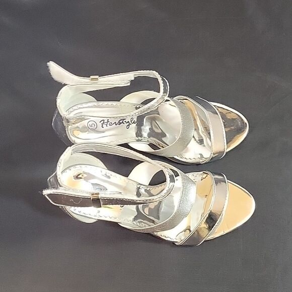 HERSTYLE GWINNIE 3-STRAPS VELCRO CLOSURE OPEN TOE SANDAL - Picture 5 of 12